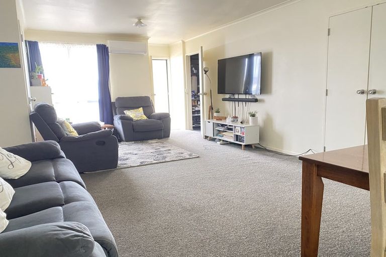 Photo of property in 324 West Coast Road, Glen Eden, Auckland, 0602