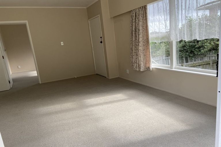 Photo of property in 2/5 Finn Place, Totara Vale, Auckland, 0629