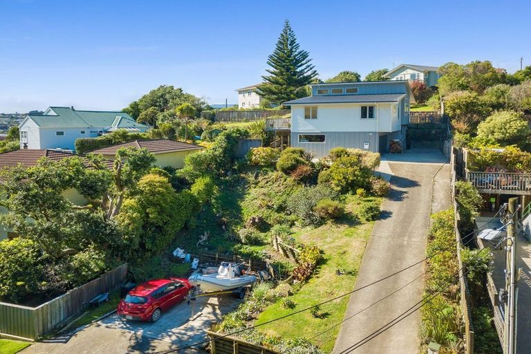 Photo of property in 7 View Road, Titahi Bay, Porirua, 5022