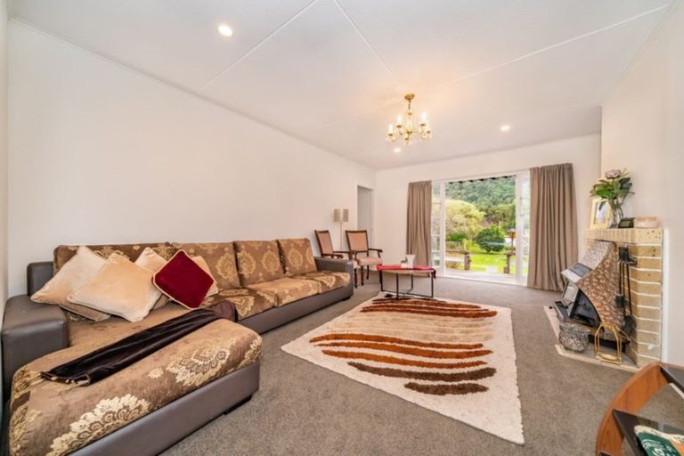 Photo of property in 15 Holdsworth Avenue, Trentham, Upper Hutt, 5018