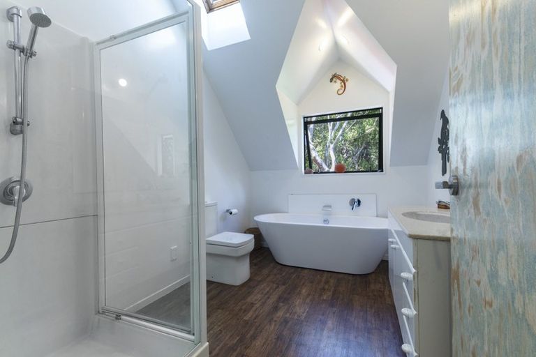 Photo of property in 121 Lone Kauri Road, Karekare, New Lynn, 0772