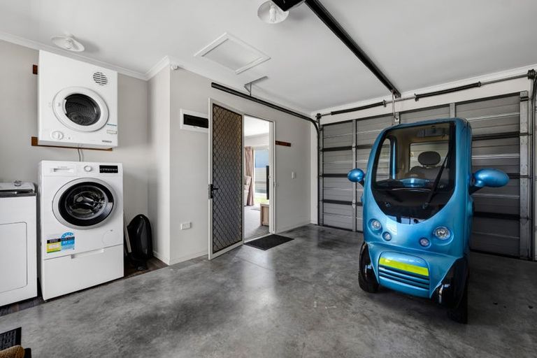 Photo of property in 9b Disraeli Street, Hawera, 4610