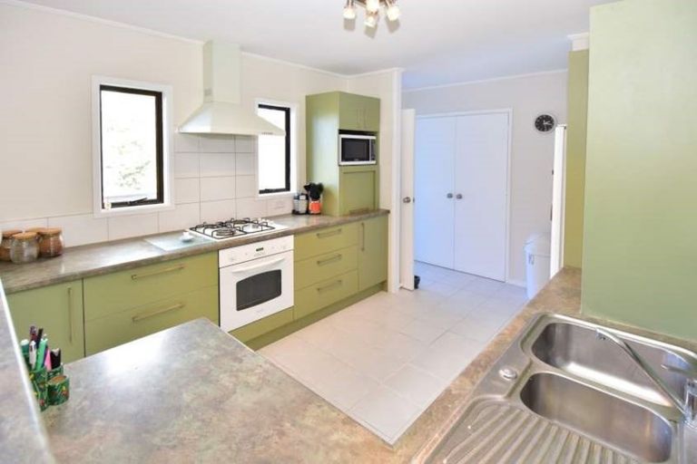 Photo of property in 15 Elizabeth Drive, West Harbour, Auckland, 0618