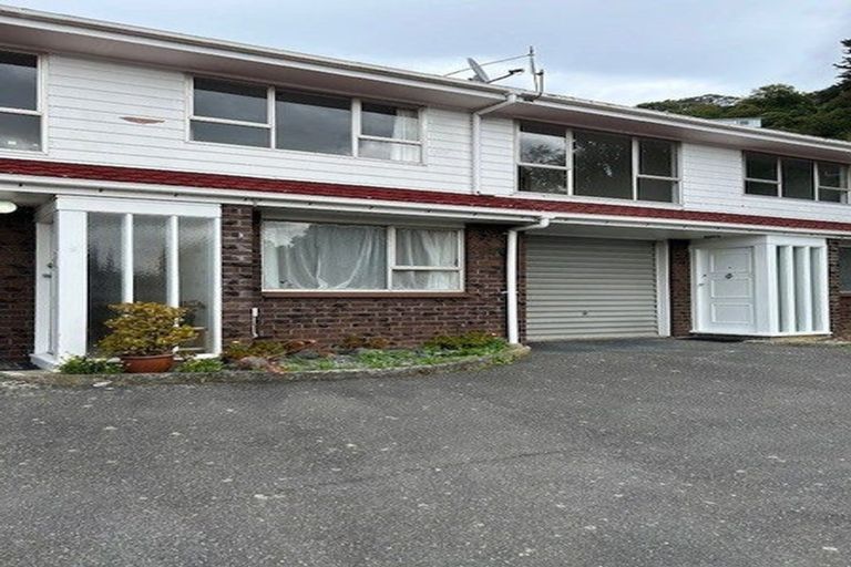Photo of property in 2/13 Upper Bourke Street, Kilbirnie, Wellington, 6022