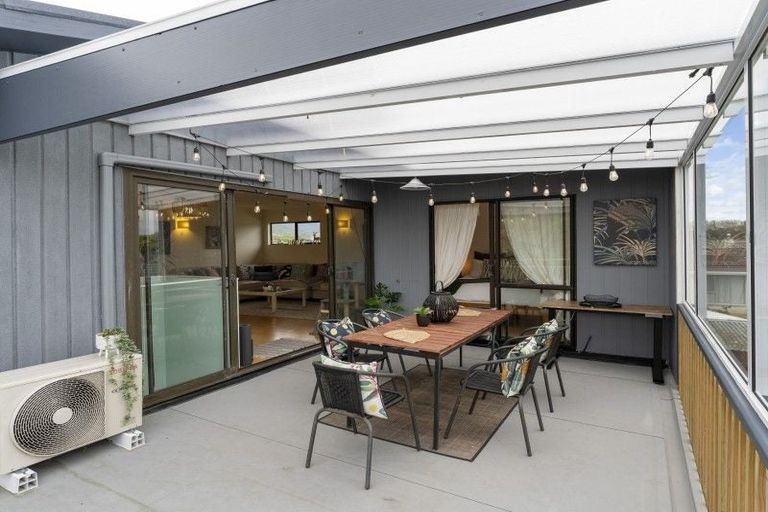 Photo of property in 298 Te Moana Road, Waikanae, 5036