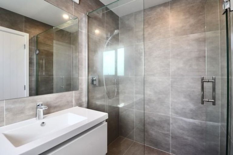 Photo of property in 210b Forrest Hill Road, Forrest Hill, Auckland, 0620