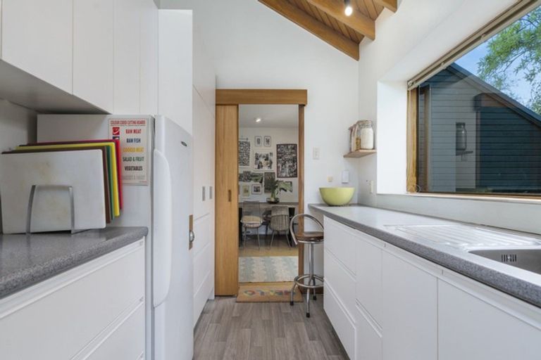 Photo of property in 11 Cannon Street, Westown, New Plymouth, 4310