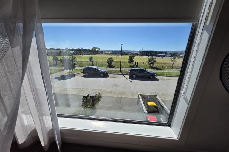 Photo of property in 14 Rauriki Lane, Rosehill, Papakura, 2113