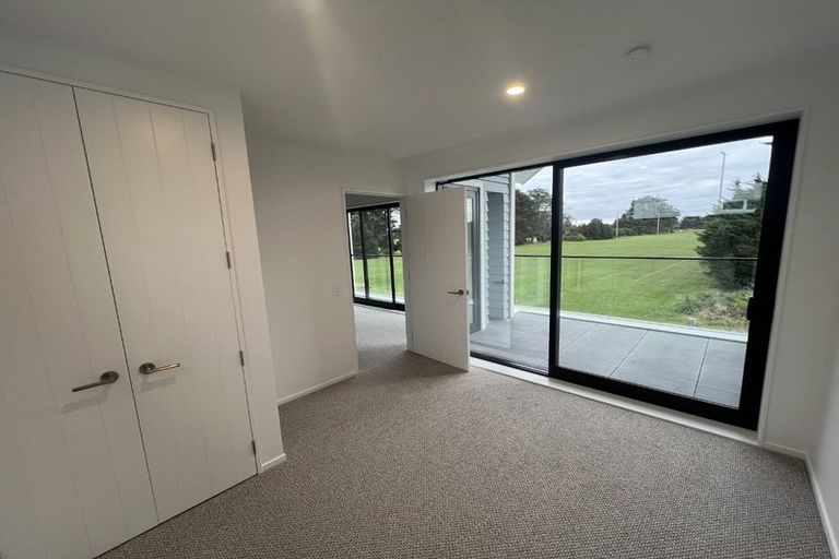 Photo of property in 2/142 Marine Parade, New Brighton, Christchurch, 8083