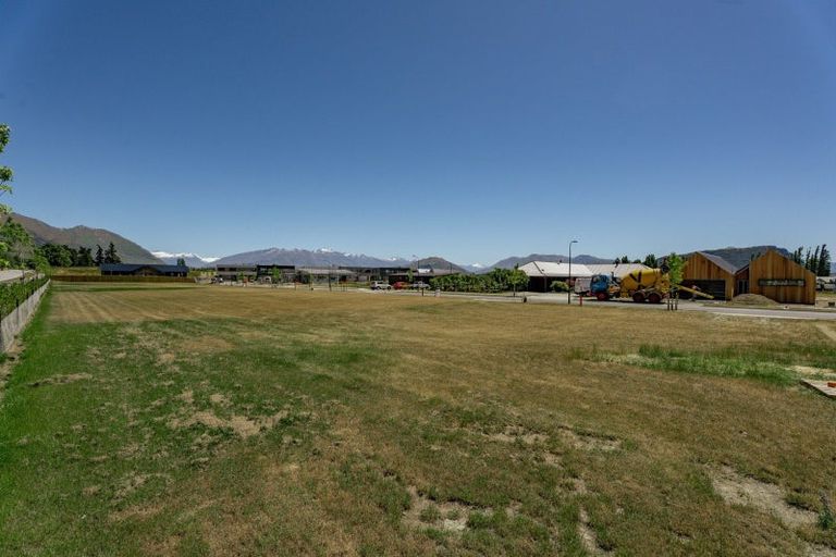Photo of property in 3 Rubus Street, Wanaka, 9382