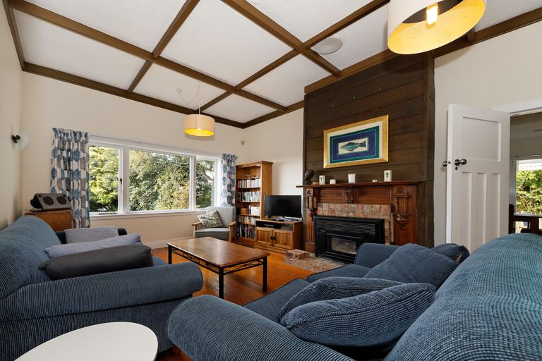 Photo of property in 198 Golf Road, Titirangi, Auckland, 0604