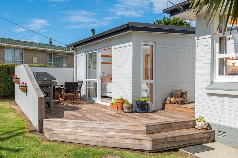 Photo of property in 49 Glendevon Place, Vauxhall, Dunedin, 9013