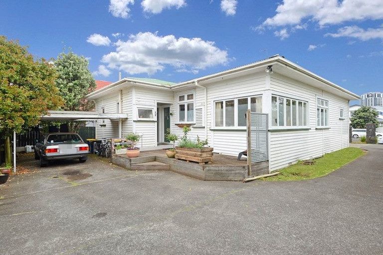 Photo of property in 1/8 Esmonde Road, Takapuna, Auckland, 0622