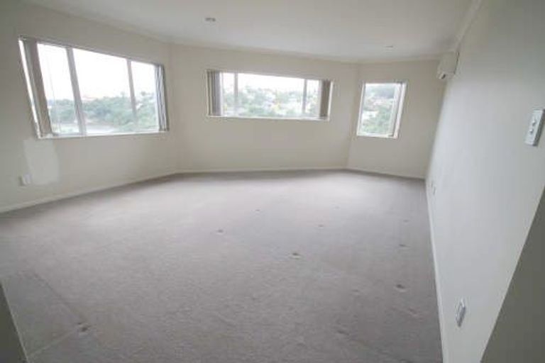 Photo of property in 97a Island Bay Road, Beach Haven, Auckland, 0626