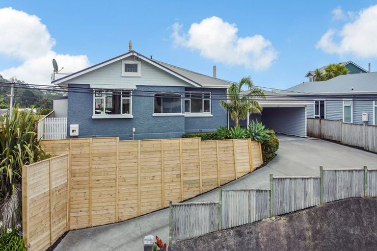 Photo of property in 20 South Road, Moturoa, New Plymouth, 4310