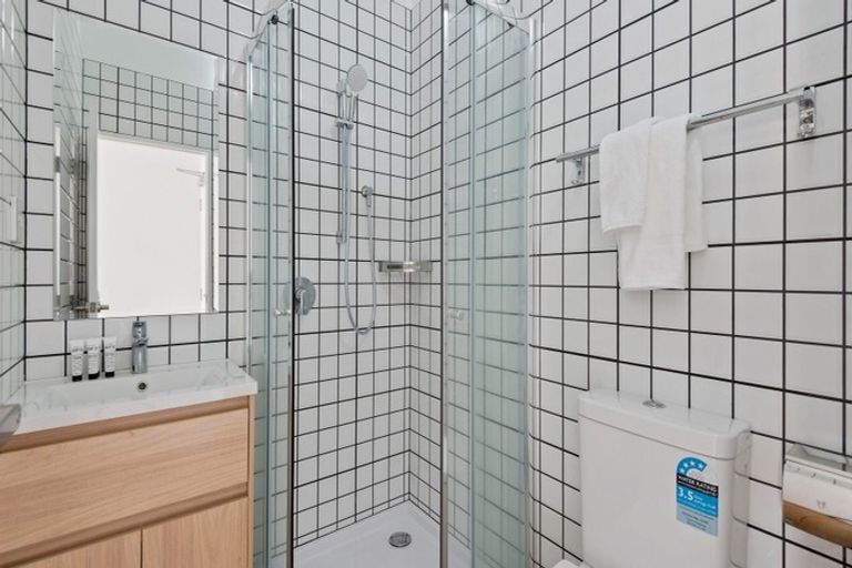 Photo of property in 6 Brookfield Avenue, Onehunga, Auckland, 1061