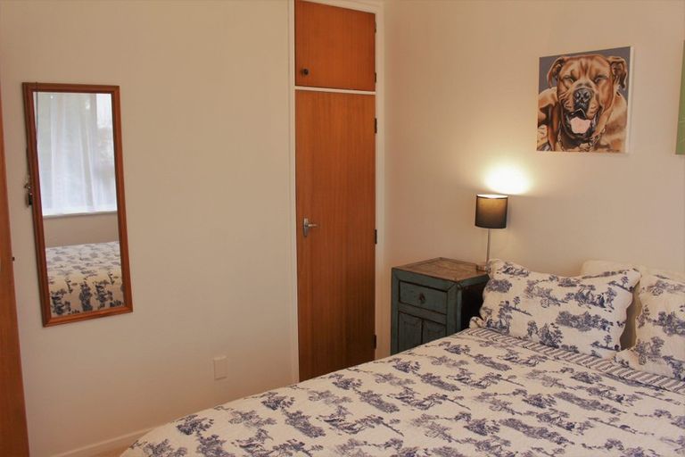 Photo of property in 2/1 Bodi Place, Te Atatu South, Auckland, 0610