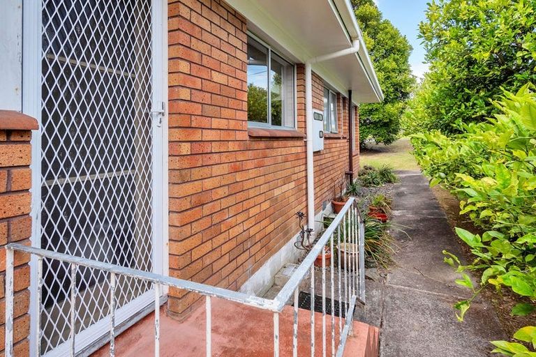 Photo of property in 1/17 Captain Scott Road, Glen Eden, Auckland, 0602
