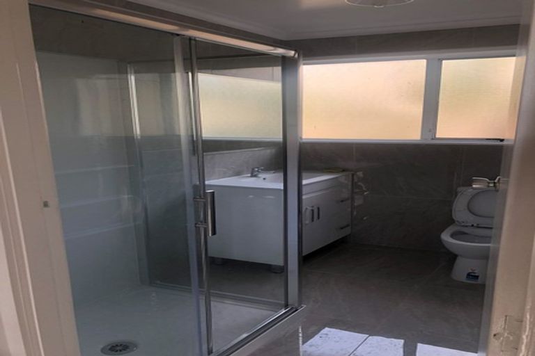 Photo of property in 35 Leo Street, Glen Eden, Auckland, 0602