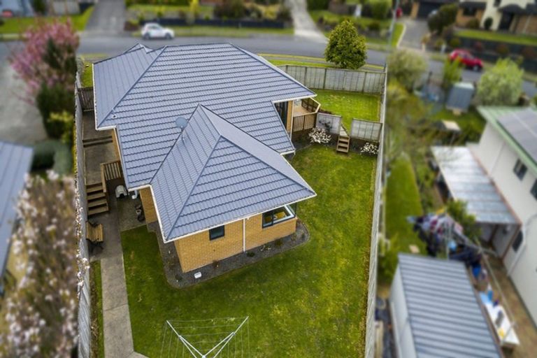 Photo of property in 3 Ormrod Grove, Riverstone Terraces, Upper Hutt, 5018