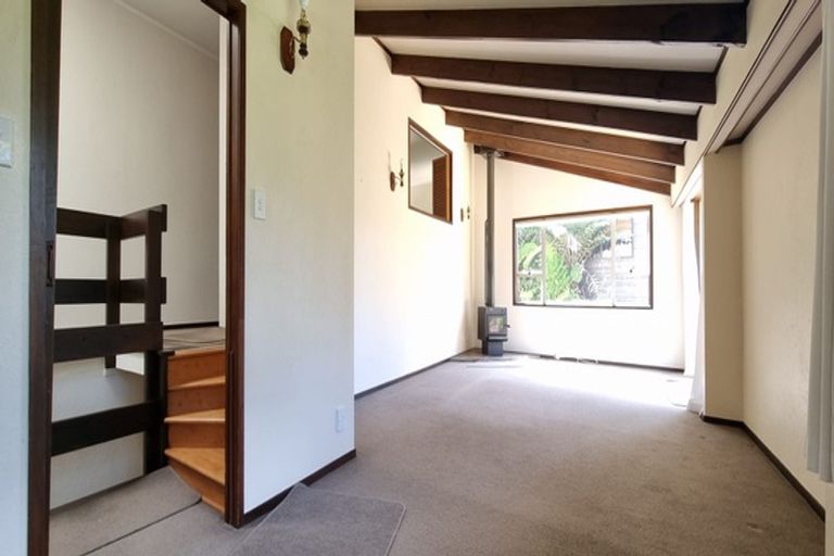 Photo of property in 9 Menear Lane, Hillcrest, Auckland, 0627