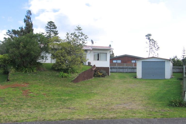 Photo of property in 17 Mccall Avenue, Pauanui, Hikuai, 3579