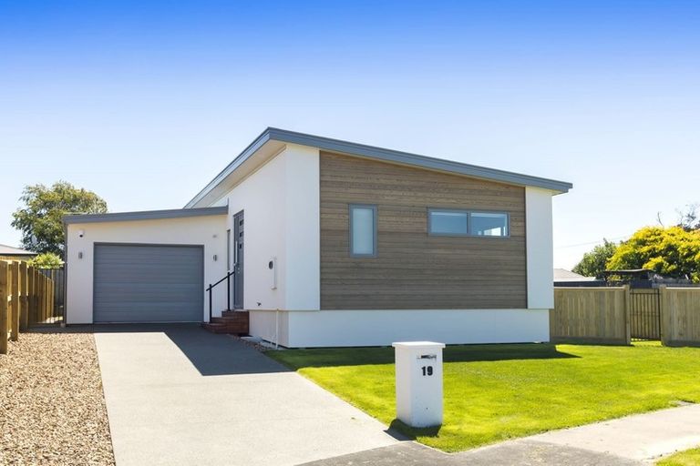 Photo of property in 19 Kingsbridge West, Burwood, Christchurch, 8083