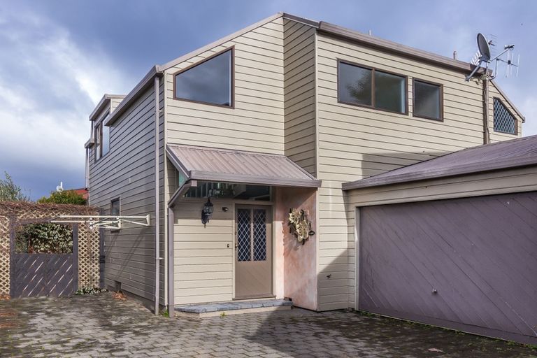 Photo of property in 2/127 Te Heuheu Street, Taupo, 3330