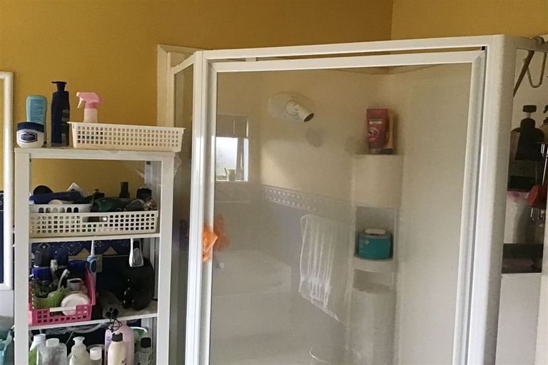 Photo of property in 101a Royal Road, Massey, Auckland, 0614