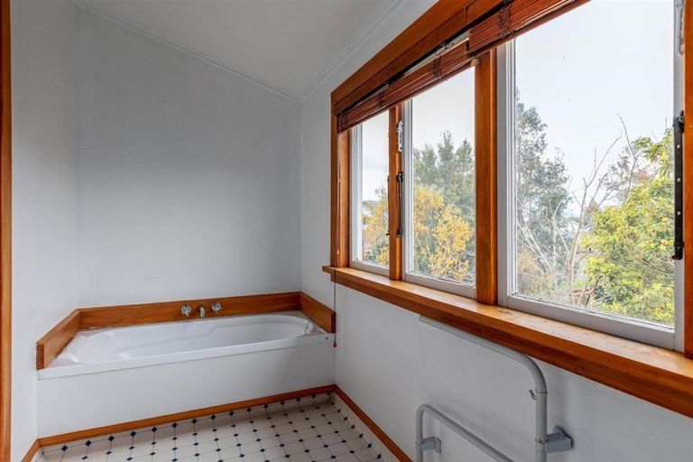 Photo of property in 1 Edward Street, Dannevirke, 4930