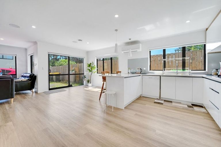 Photo of property in 52b Universal Drive, Henderson, Auckland, 0610