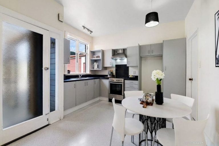 Photo of property in 410 Takapu Road, Takapu Valley, Wellington, 5028