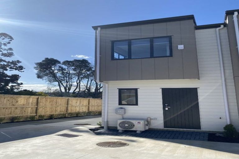 Photo of property in 1/39 Renata Crescent, Te Atatu Peninsula, Auckland, 0610