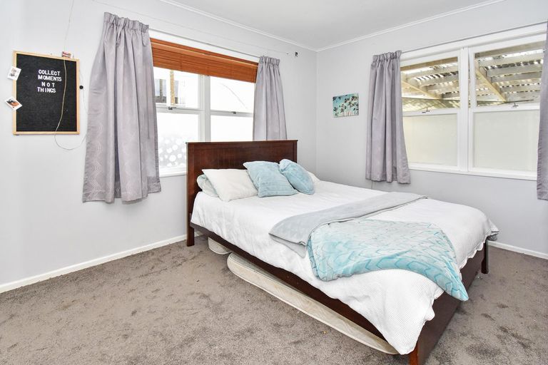 Photo of property in 15a Grande Vue Road, Hillpark, Auckland, 2102
