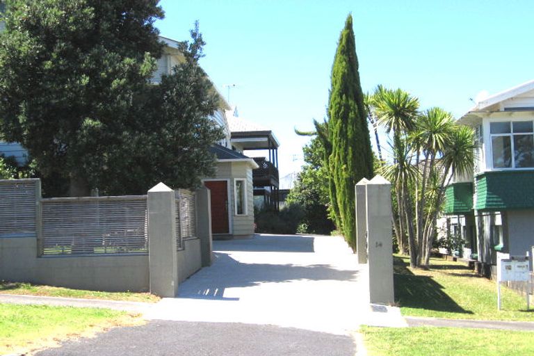 Photo of property in 3/14 Wernham Place, Northcote, Auckland, 0626