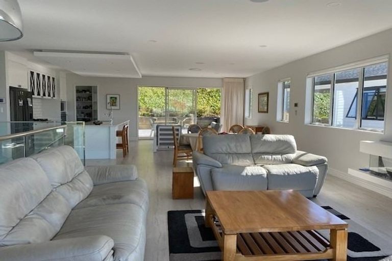 Photo of property in 138 Arran Point Parade, Orewa, 0931