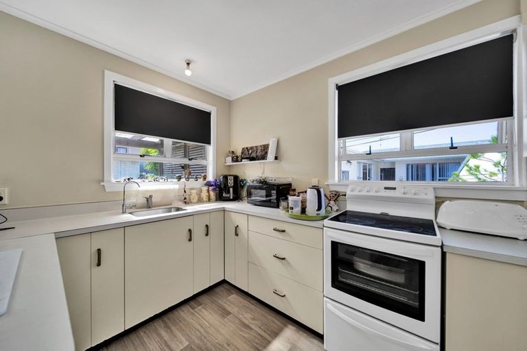 Photo of property in 4 Lydford Place, Spotswood, New Plymouth, 4310