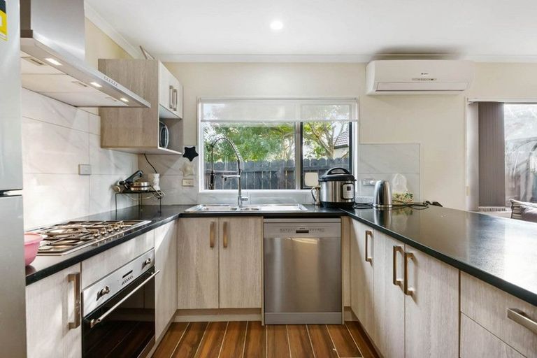 Photo of property in 4 Otago Place, Favona, Auckland, 2024