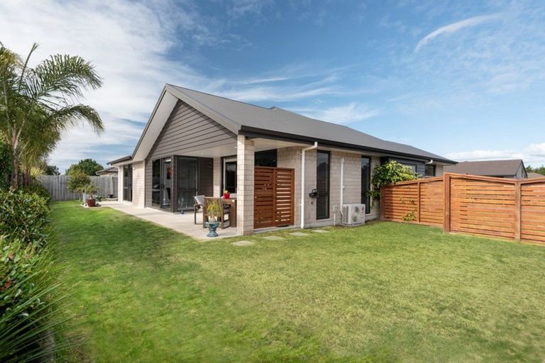 Photo of property in 17 Oakwood Way, Papamoa Beach, Papamoa, 3118