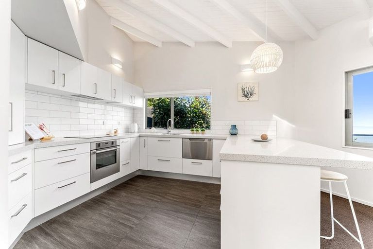 Photo of property in 769b Whangaparaoa Road, Manly, Whangaparaoa, 0930