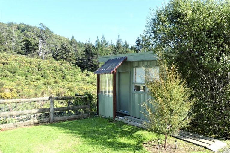 Photo of property in 102 Boons Valley Road, Waikawa, Picton, 7220