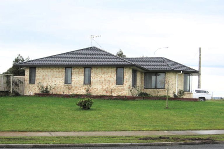 Photo of property in 2 Aldona Place, Fairview Downs, Hamilton, 3214