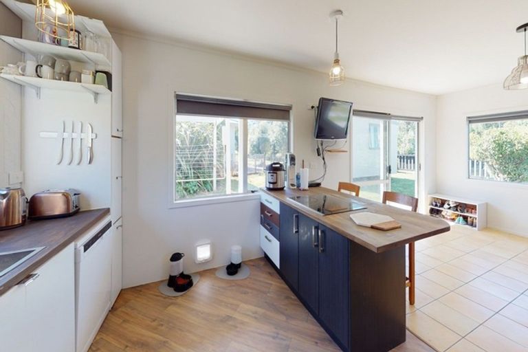 Photo of property in 106 Brandon Street, Featherston, 5710