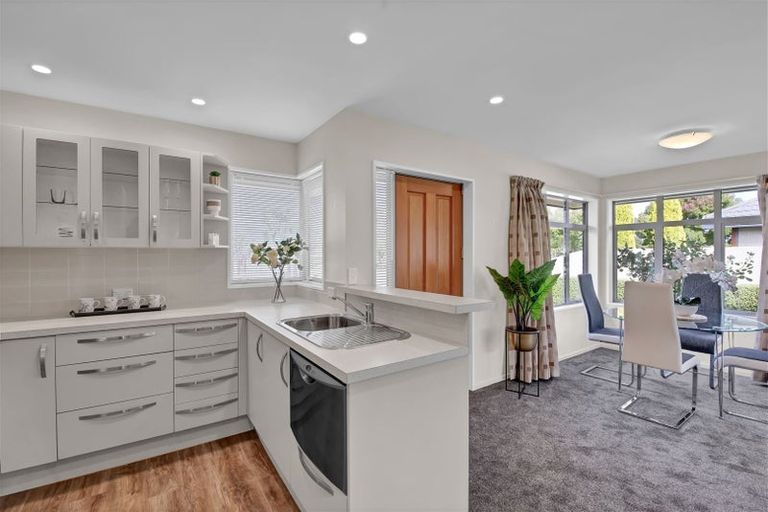 Photo of property in 1/36 Tuckers Road, Redwood, Christchurch, 8051