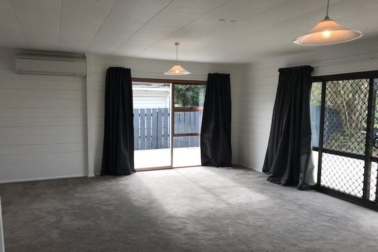 Photo of property in 1/20 Lane Road, Weymouth, Auckland, 2103