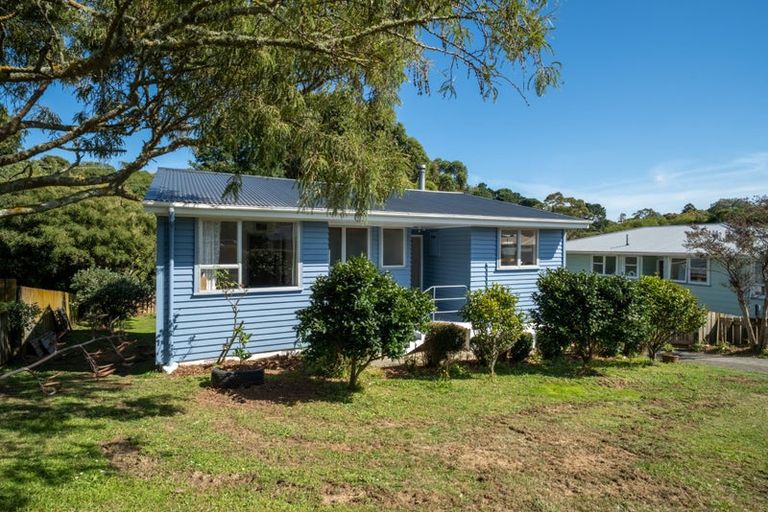 Photo of property in 33 Waihemo Street, Waitangirua, Porirua, 5024
