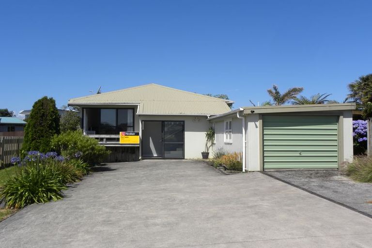 Photo of property in 12 Tahuna Avenue, Raglan, 3225