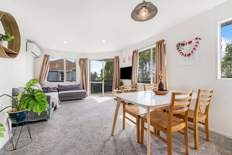 Photo of property in 140 Titirangi Road, New Lynn, Auckland, 0600