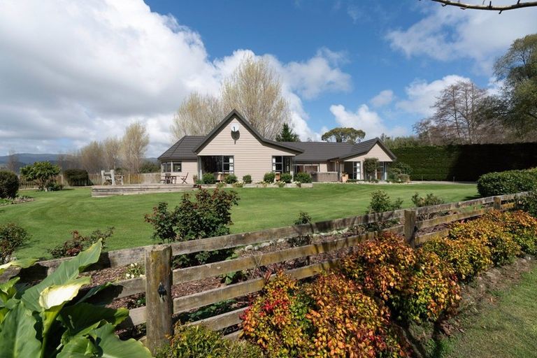 Photo of property in 45 Takapu Road, Manakau, Levin, 5573