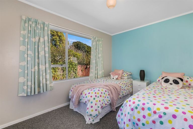 Photo of property in 6b Yarrow Place, Papakowhai, Porirua, 5024